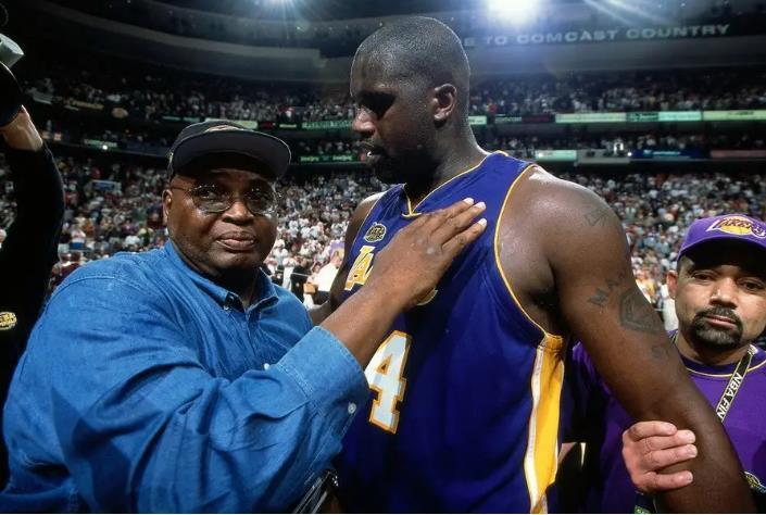 与半空间需 与半空间需