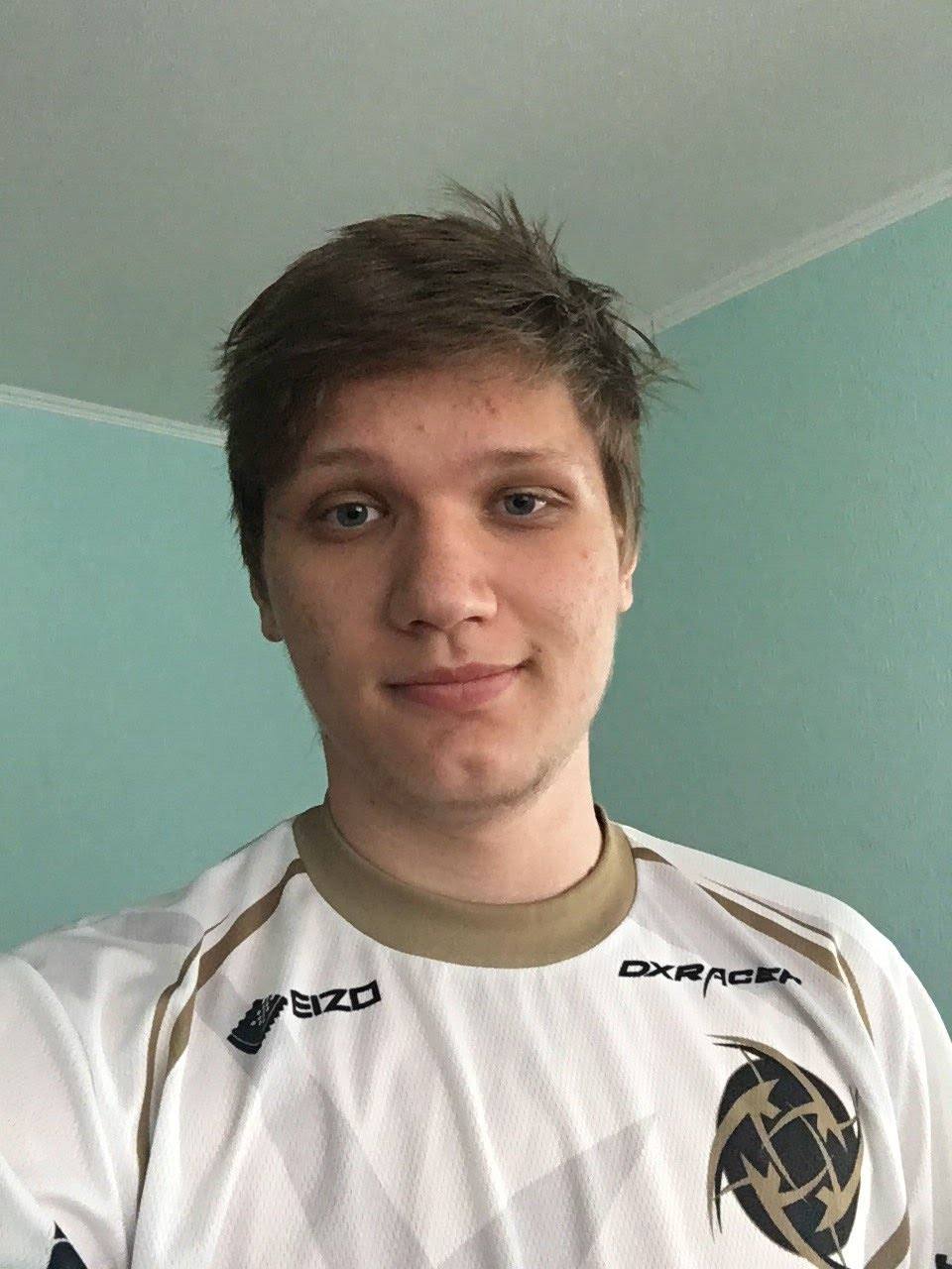 球场上的九 球场上的九